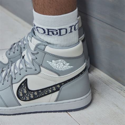 cuanto cuestan las jordan dior